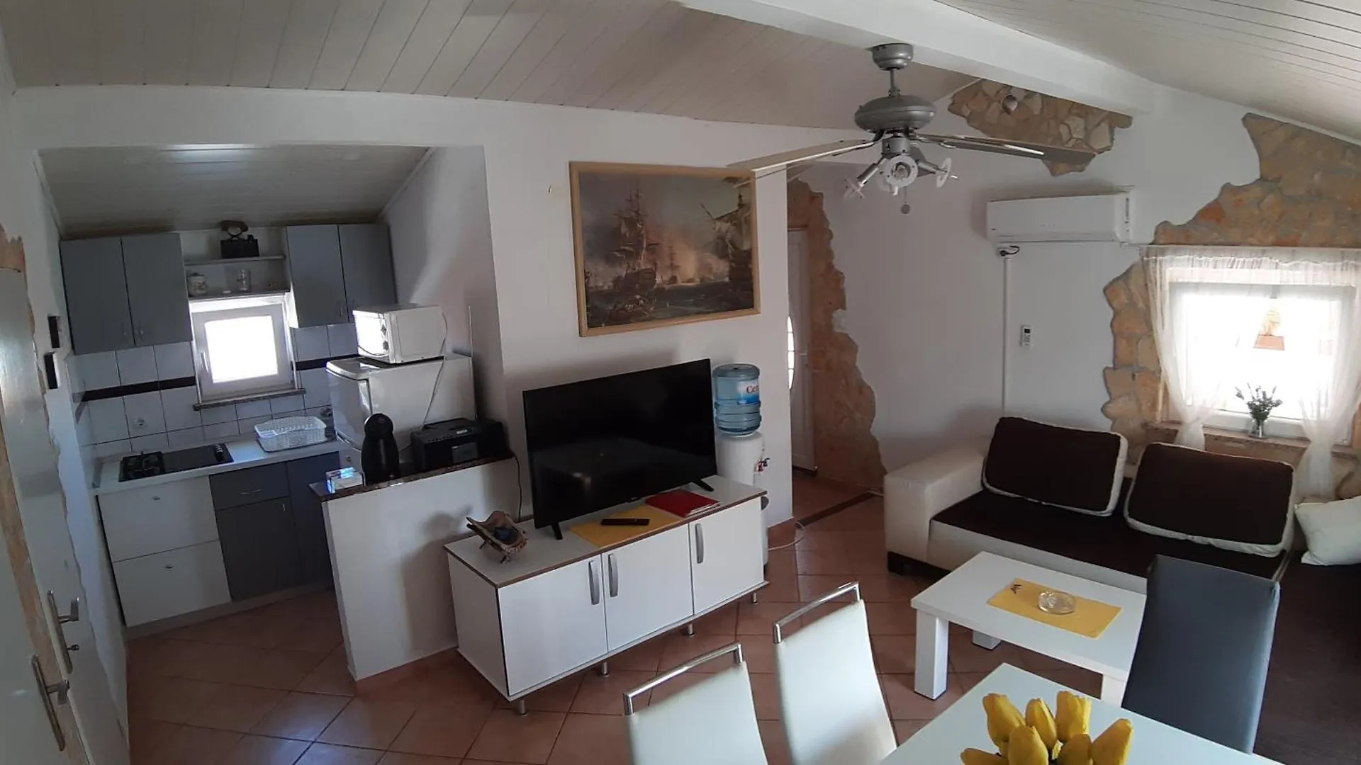 Apartments By The Sea Vir - 18451